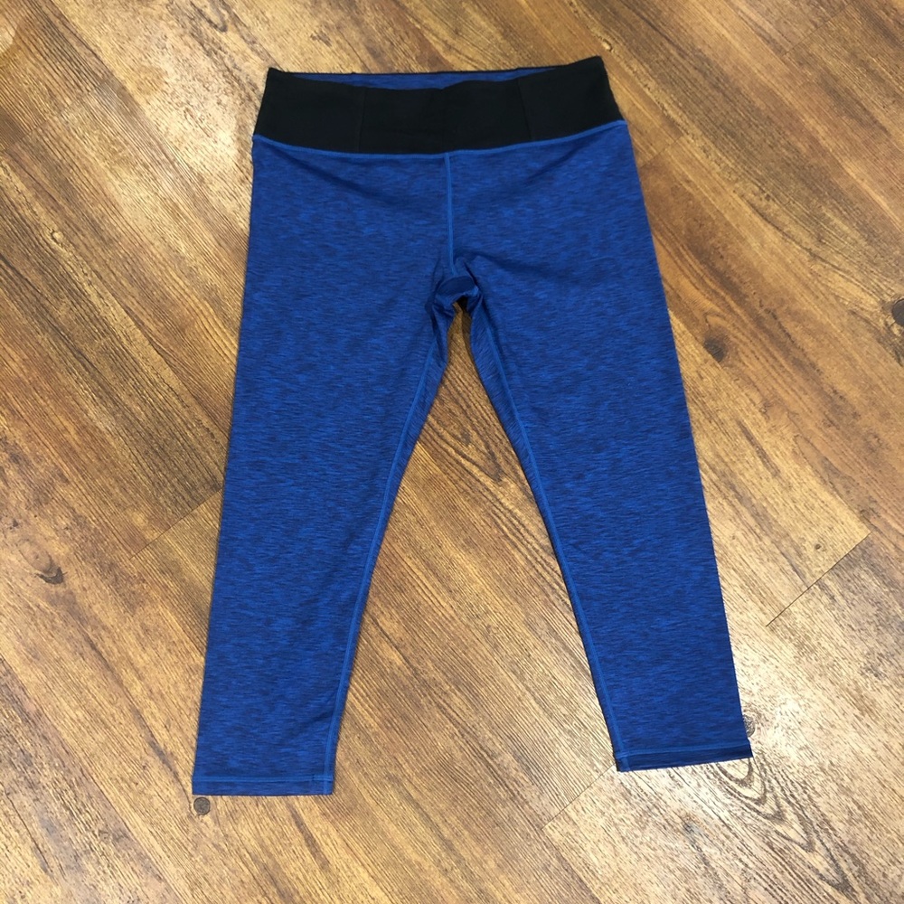 Manduka Essential Cropped Legging - New Moon